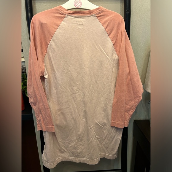 Vs 3/4 length sleeve - Picture 2 of 2